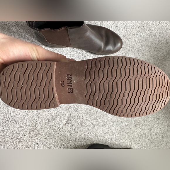 Size 39 Camper Brown Leather Chelsea Ankle Boots - Almost Brand New! - Picture 3 of 6